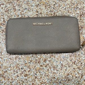 Michael Kors Wallet Good Condition